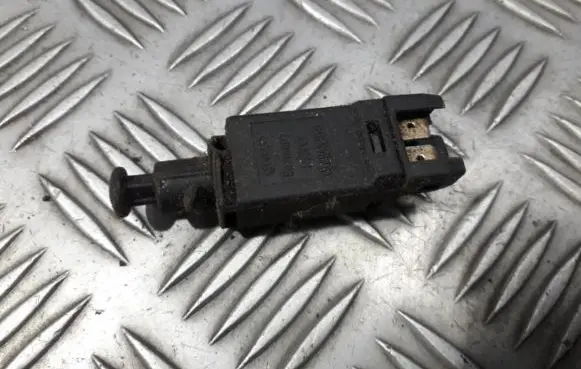 Volkswagen PASSAT B3 Brake pedal sensor switch 191945515