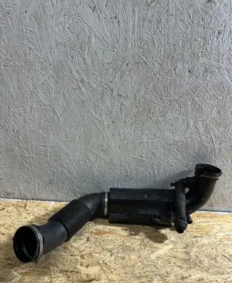 BMW X2 F39 Turbo air intake inlet pipe/hose 7619268 23557610