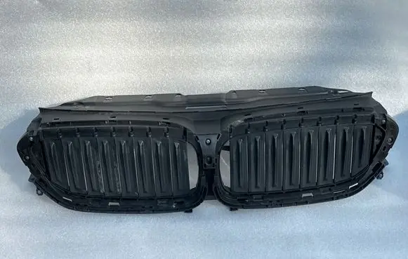 BMW 5 G30 G31 G38 Front bumper upper radiator grill 7497279 1806050474 1599563