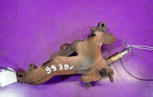 Volkswagen Polo III 6N 6N2 6NF Exhaust manifold