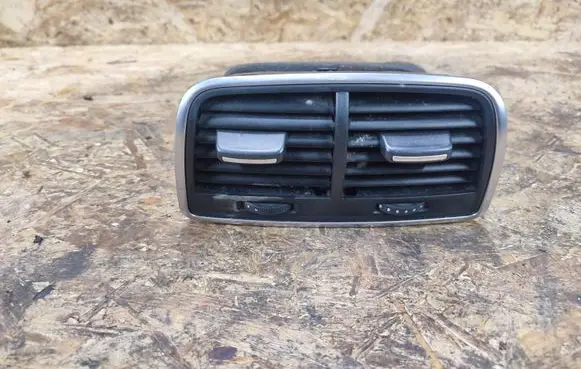 Audi A7 S7 4G Rear air vent grill 4G0819203