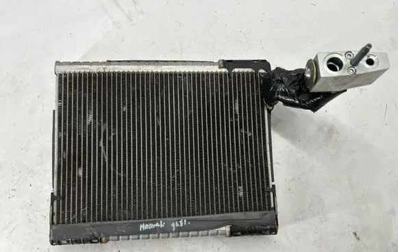 Maserati Ghibli Air conditioning (A/C) radiator (interior) 673009412 010320900