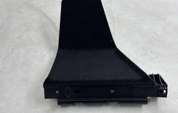 Tesla Model Y Other trunk/boot trim element 178622700B 202210180532 20221018