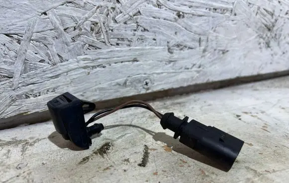 Skoda Octavia Mk2 (1Z) Windshield washer spray nozzle 1Z0955986