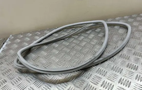 Subaru Forester SH Engine compartment rubber 