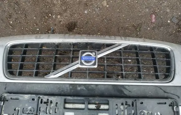 Volvo S60 Front grill