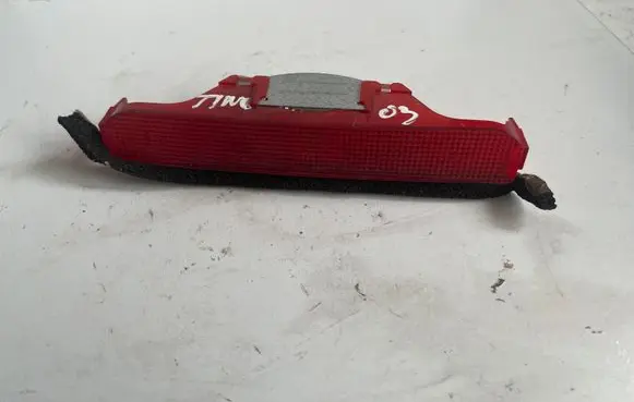 Nissan Almera Tino Third/center stoplight