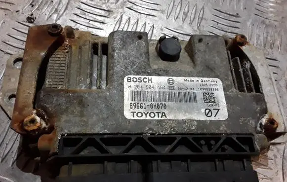 Peugeot 107 Gearbox control unit/module 0261S04464 896610H070