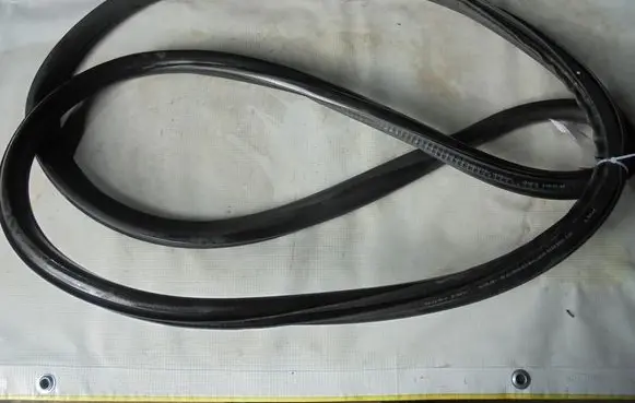 Opel Astra J Front door rubber seal