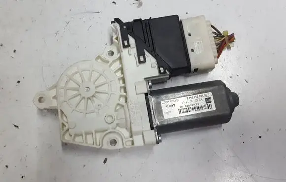Seat Leon (1P) Rear door window regulator motor 3C0959704EXXX 3C0959704E
