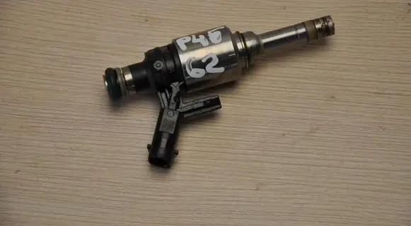 Audi A5 Fuel injector 06G906036S