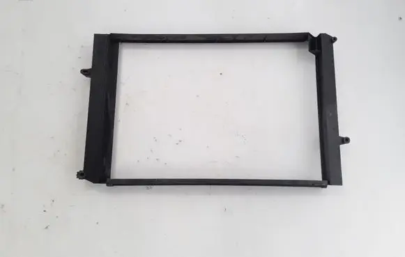 Volvo V70 Radiator mount bracket 30730522