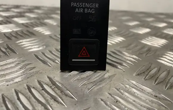 Volkswagen Golf VII Hazard light switch 5G2919225