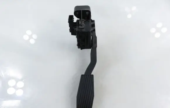 Opel Astra H Accelerator throttle pedal 