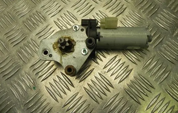 BMW 3 F30 F35 F31 Seat adjustment motor 0390204107 V777
