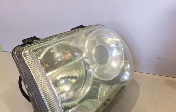 Chrysler 300 - 300C Headlight/headlamp 04805761AG