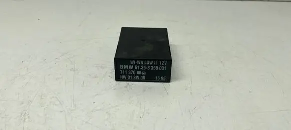 BMW 3 E36 Window wiper relay 8359031