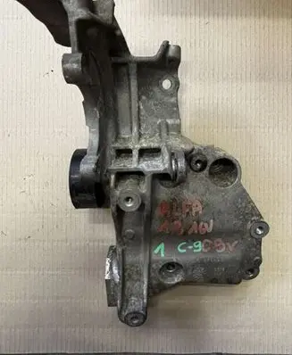 Alfa Romeo Giulietta Engine mounting bracket 51845729