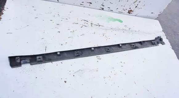 Suzuki Grand Vitara II Sill LISTWANAKADKA
