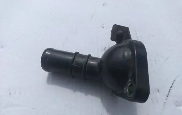 Mazda 3 I Engine coolant pipe/hose 10329