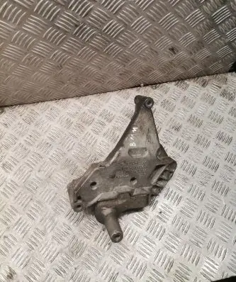 Volkswagen PASSAT B6 Engine mounting bracket 03g199207f
