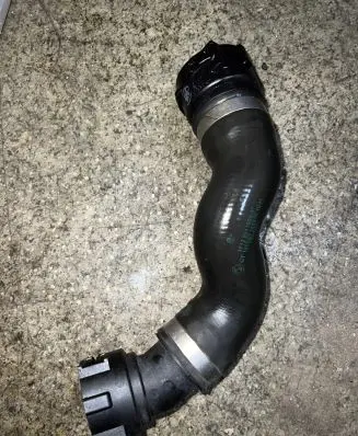BMW 5 F10 F11 Engine coolant pipe/hose 8511928