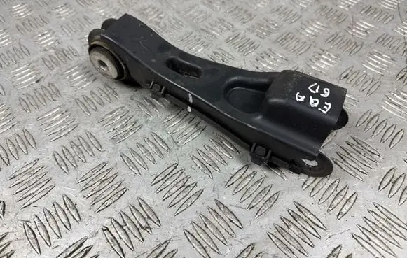 Rear control arm