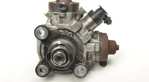 Volvo XC70 Fuel injection high pressure pump 31272896