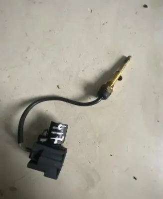 Land Rover Range Rover Evoque L538 Coolant temperature sensor G4D36G004AA