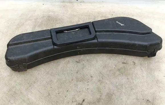 Seat Exeo (3R) Tool box 8E0012111A