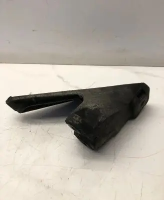 Audi A6 S6 C6 4F Engine mounting bracket 4F0199307N