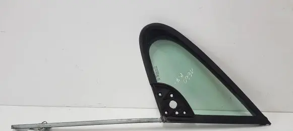 Peugeot 307 Front door vent window glass four-door 963445638
