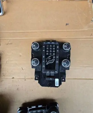 Volvo V40 Climate control unit 31398642