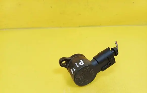 Chrysler PT Cruiser Fuel pressure sensor A6110780149