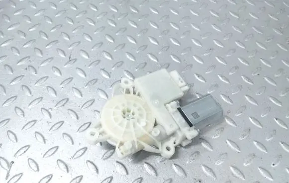 BMW X6 G06 Rear door window regulator motor 9450072 61359450072