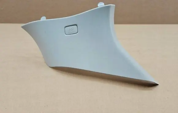 Volvo XC90 (D) pillar trim (bottom) 32244274 39825328 39829979