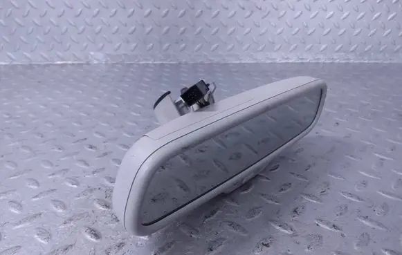 Rear view mirror (interior)