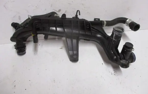 Ford Focus Other engine bay part 9827621080