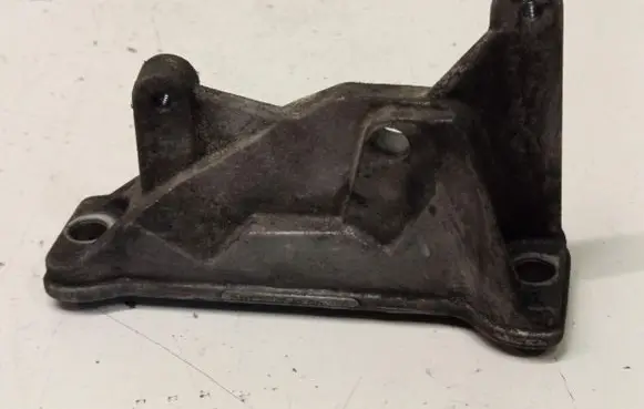 BMW X5 E70 Engine mounting bracket 13517805421 7805421