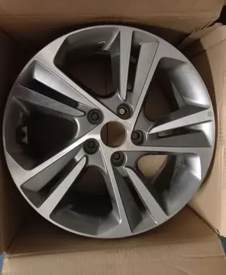 Hyundai Elantra VI R17 alloy rim 