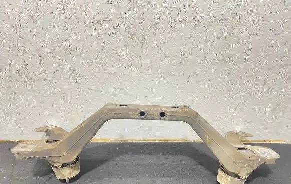 Volkswagen Touareg I Front subframe 7L6199207B