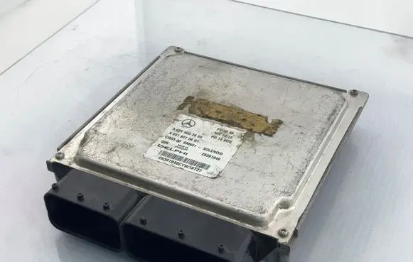 Mercedes-Benz A W176 Engine control unit/module A6519007600 28391946 A6519010601