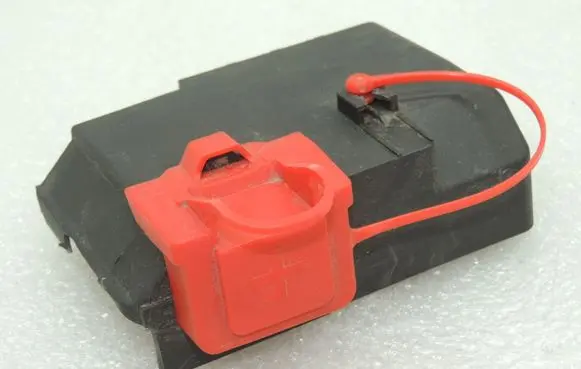 Opel Insignia B Fuse box cover 84123728