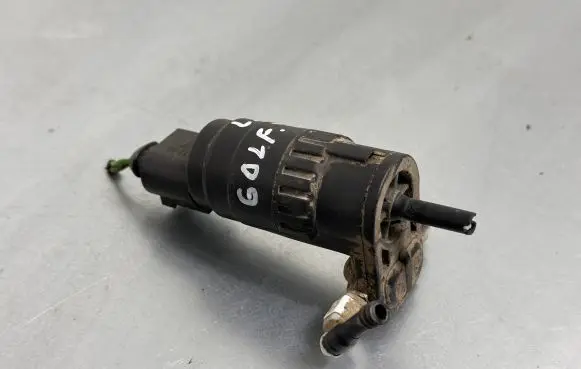 Volkswagen Golf VII Windscreen/windshield washer pump 1K6955651