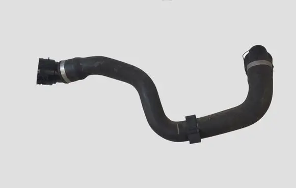 Volvo V40 Engine coolant pipe/hose