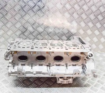 BMW X1 F48 F49 Engine head 7616187