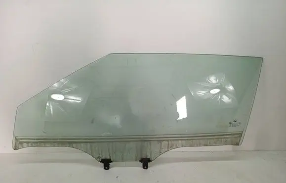 Hyundai Veloster Front door window glass four-door 