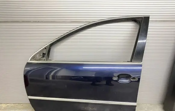 Volkswagen Phaeton Front door