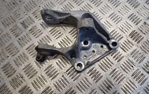 Chrysler Grand Voyager V Engine mounting bracket 04721570AA 72339