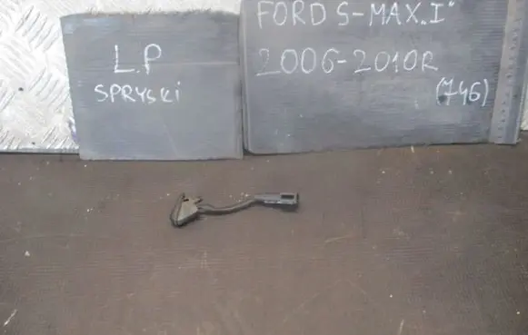 Ford S-MAX Windshield washer spray nozzle 